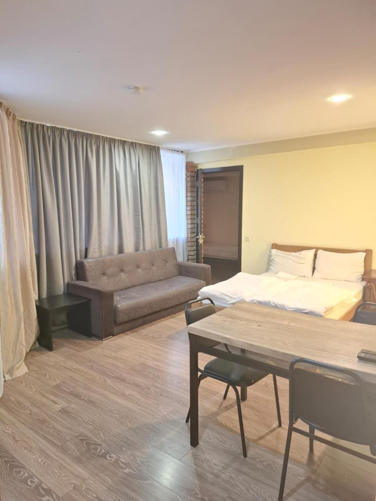 Hotel Alaverdi Palace تبليسي المظهر الخارجي الصورة